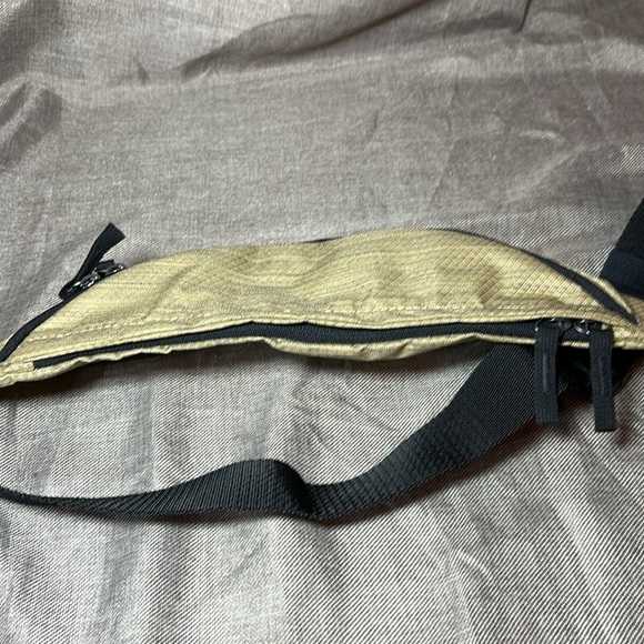 Nike Small Pack Bag UNISEX NWOT - Picture 7 of 12